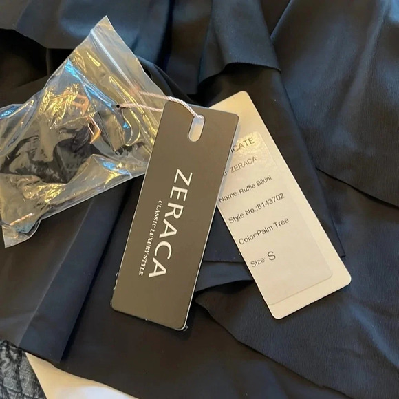 Zeraca Women's Off The Shoulder Ruffle Crop Bikini Bathing Suit Top size 4-6 NWT - Picture 3 of 3